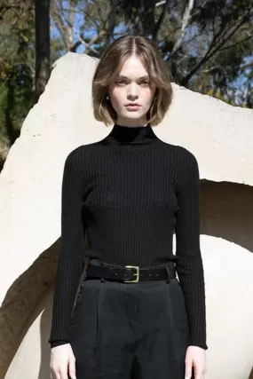 Francie - Essence Turtle Neck / Black