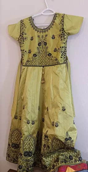 Pleasing Green Color Kurti With Black Detailing For Girls